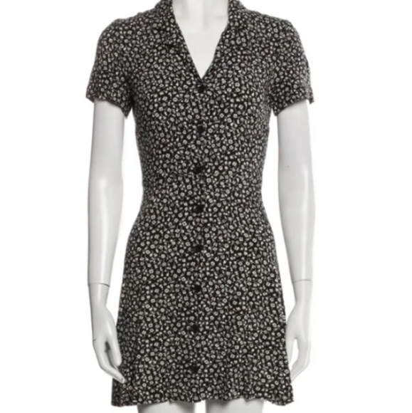 Reformation Dresses & Skirts - REFORMATION Black Ditsy Floral Short Sleeve Tea Dress SMALL